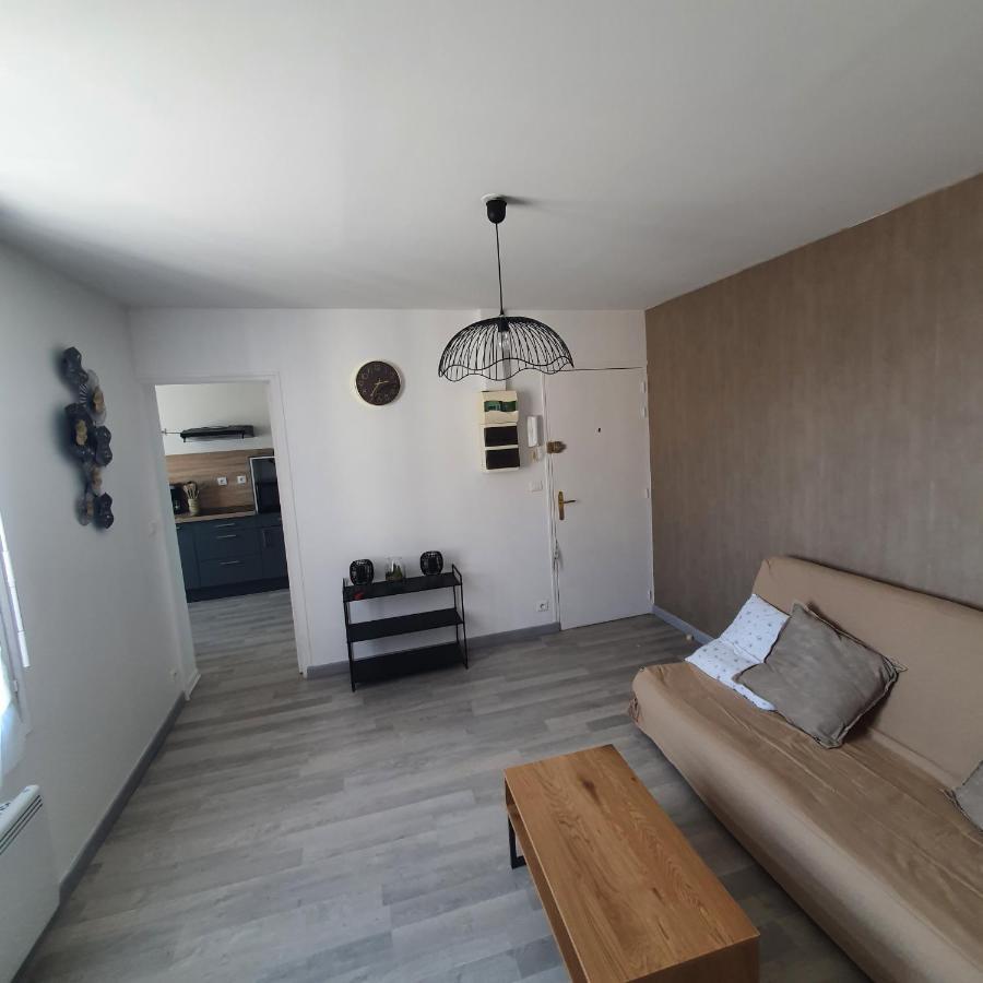 Appartement De La Tour Épernay Exteriör bild
