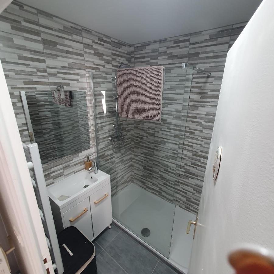 Appartement De La Tour Épernay Exteriör bild